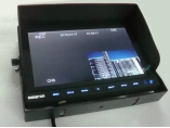 內(nèi)置DVR,內(nèi)置分割，9寸車載顯示器，9寸液晶顯示器，內(nèi)置SD卡存盤錄像功能，四路分割，最大可達(dá)32G